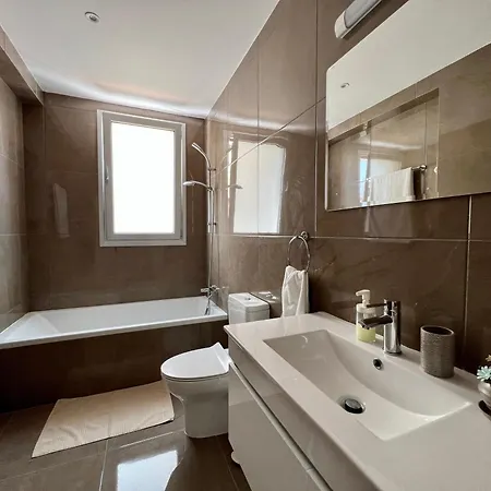 Kings Boutique Apartment/2br * Strovolos